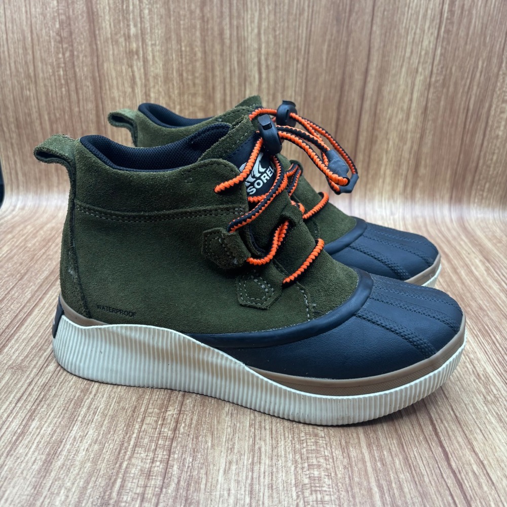 Sorel‎ Out N About III Conquest Olive Green Waterproof Boots Girls Size 5 NY5169